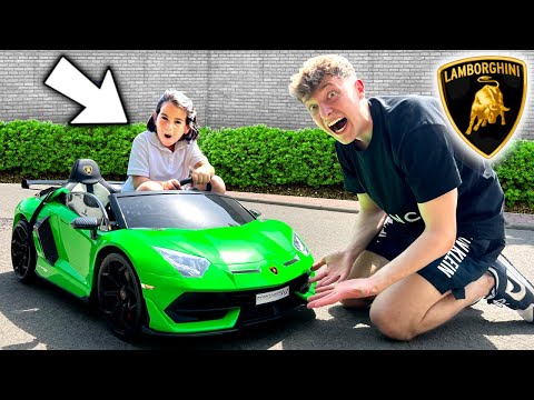Ich überrasche meinen JÜNGSTEN FAN mit MINI LAMBORGHINI...