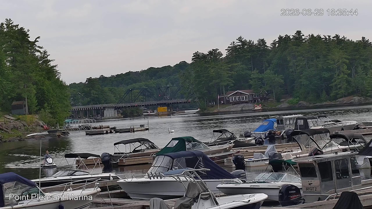 Live webcam view of Marina y puente ferroviario de Parry Sound