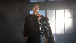 Video La Dernière Chanson de Laura Pausini , Julien Lieb