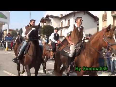 Sfilata cavalli in centro a Demonte, Transumanza