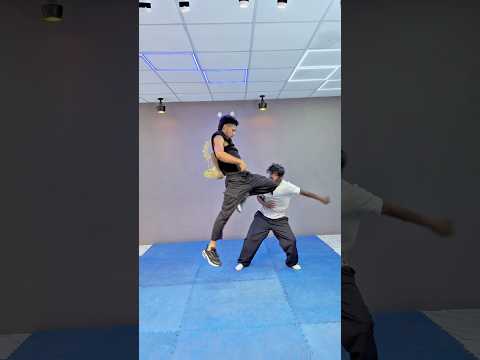 Master the Spinning Knee Technique | Self-Defence Training UK💥⚡️ #SelfDefence #SpinningKnee #uk