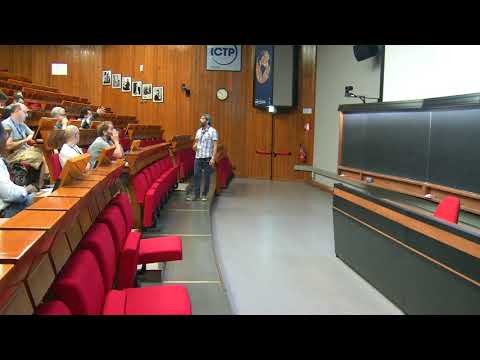 Ladder diagrams and Wilson loop correlators