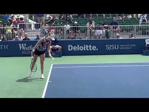 Women pro tennis tournament WTA tour Anisimova vs Krueger 8/1/2022