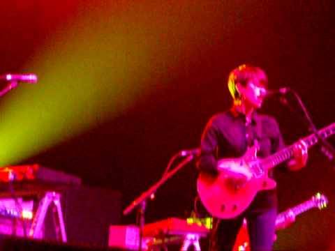 Tegan and Sara-"Walking with a Ghost" Victoria 12/21