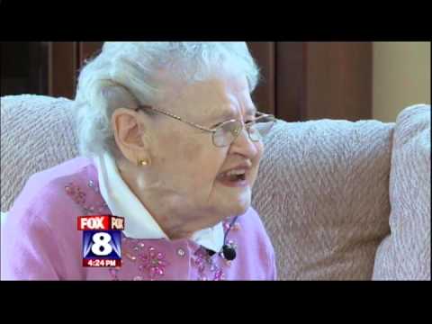 101歲的克利夫蘭印第安人隊球迷 (101 year old Cleveland Indians Fan)