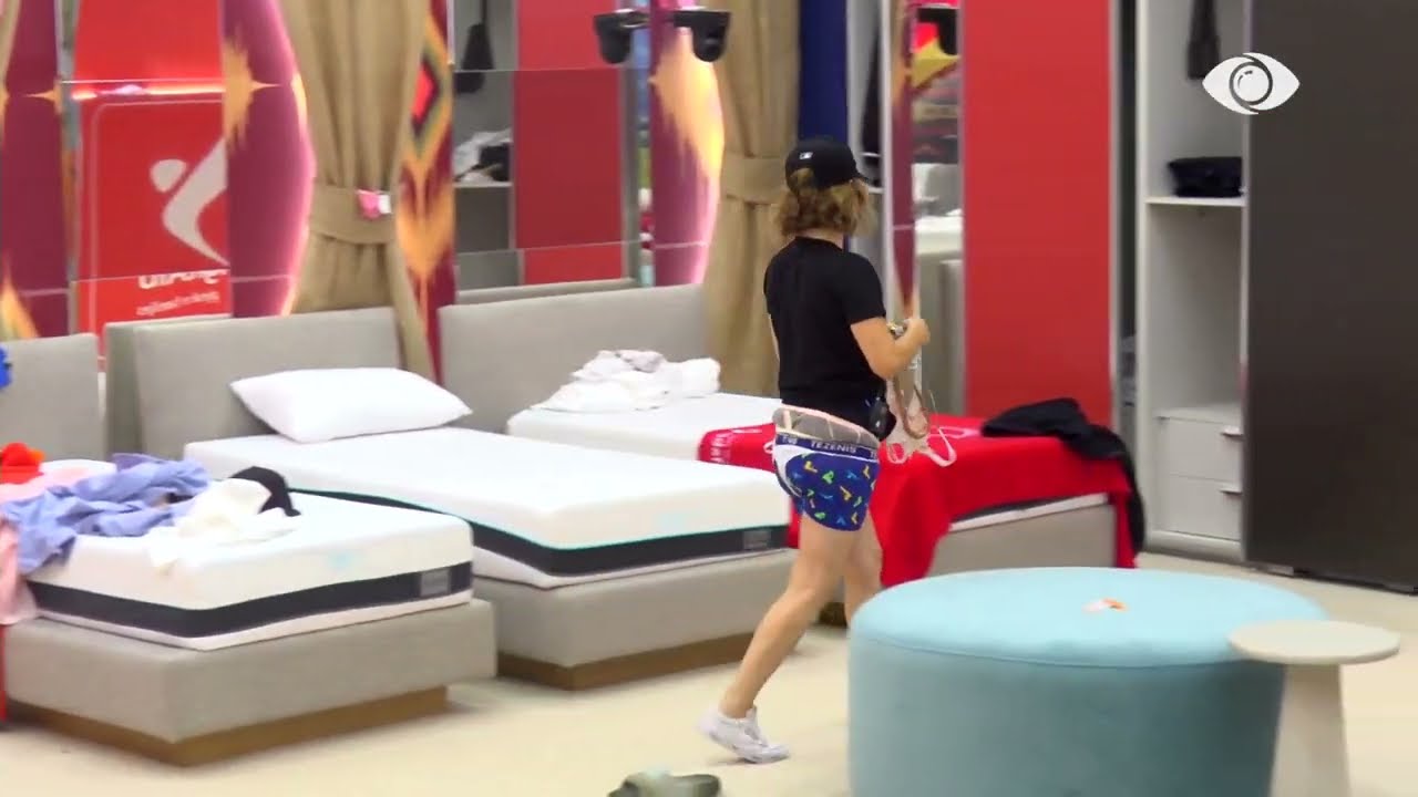 Sfida/ Egla vesh disa nga të brendshmet që kanë gjetur