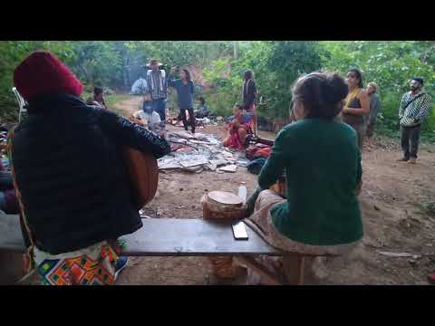 Ixã Txaná Huni Kuin- Rezo do Xuru ao amanhecer no aniversário do Mestre Marcelão