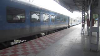 preview picture of video '12243 Chennai Central-Coimbatore Junction LHB Shatabdi Express first run'