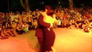 Lida Montovani y Cristhian Sosa.  TANGO. Plaza Almagro- 2010.