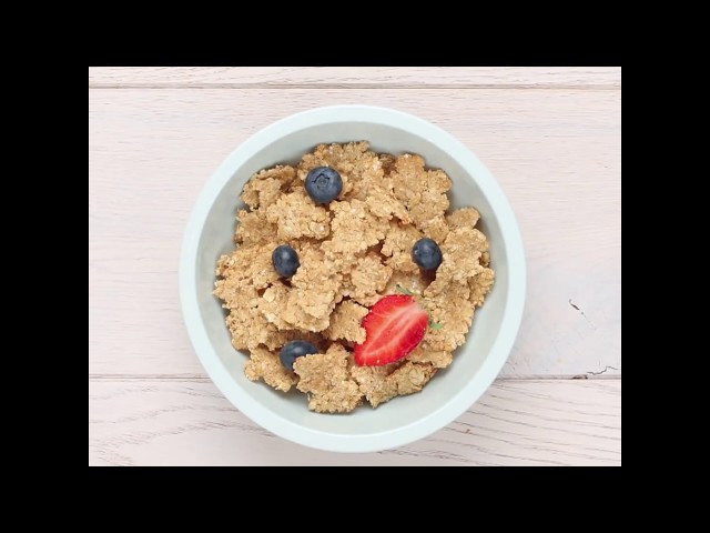 Vídeo relacionado con FITNESS Cereales Nestlé Original Copos de trigo integral y arroz tostados, Paquete de 300 g