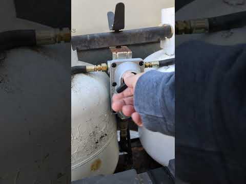 One year REVIEW - Flame King (KT12ACR6a) 2-Stage Auto Changeover LP Propane Gas Regulator