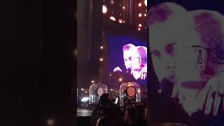 Robbie Williams sings with Dad live UNTOLD 2019
