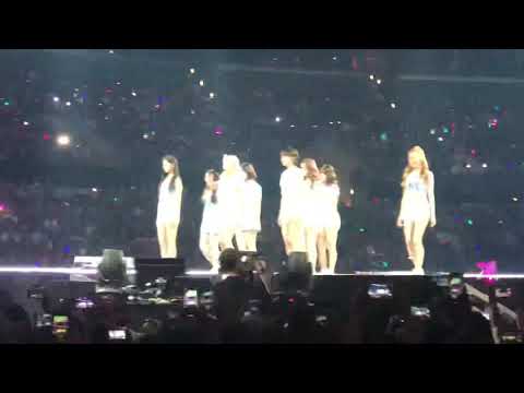 KCON LA 2018 MOMOLAND-BAAM Fancam