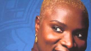 PEARLS    ANGELIQUE KIDJO