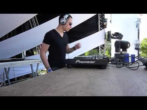 Baramuda & Deex - Pussy (Original Mix) Live @ Alcatrazz 2010 (Horst aan de Maas)