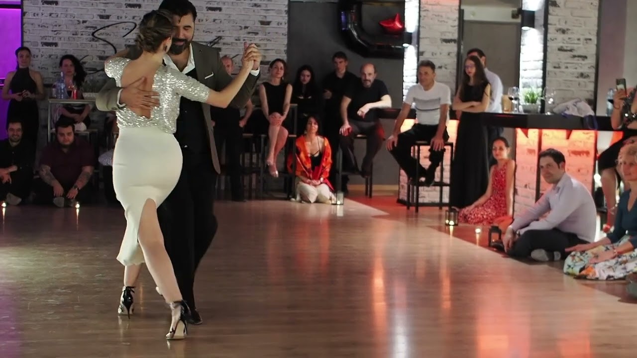 Andrés Molina & Natacha Lockwood 3/5