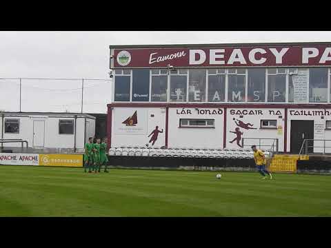 Clyde O'Connell heads the winner for Fairview v Usher Celtic