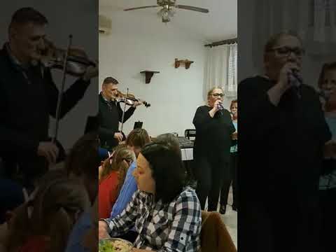 KAJA I ANTONIJA MOJE BI ME ZABOLILO CELO