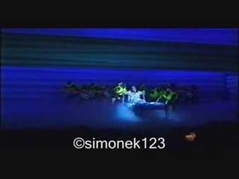 Dutch Mamma mia musical - Het offensief/under attack (Video)