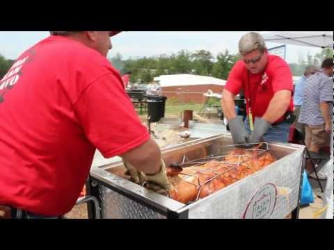 download lagu mp3 mp4 La Caja China Dimensions, download lagu La Caja China Dimensions gratis, unduh video klip La Caja China Dimensions