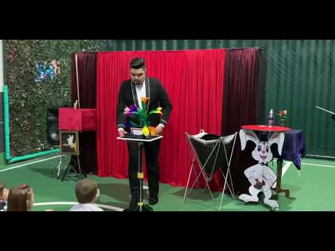 Mágico João Vinícius (SHOW INFANTIL “ABRAKDABRA SPECTACULAR”)