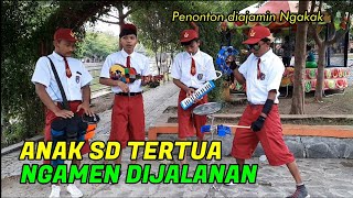 Download lagu Pengamen Jalanan Anak SD Kocak, Bawakan Lagu Sayang Dua mp3 Download lagu Pengamen Jalanan Anak SD Kocak, Bawakan Lagu Sayang Dua mp3
