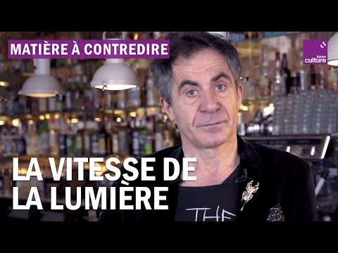 À quelle vitesse va la lumière ? Explications par Étienne Klein