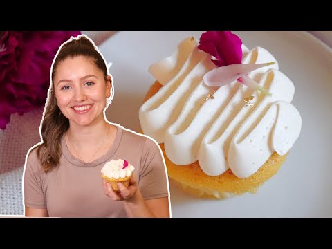 How to Decorate Cupcakes for Beginners (Ribbon Piping Design using Wilton 125)