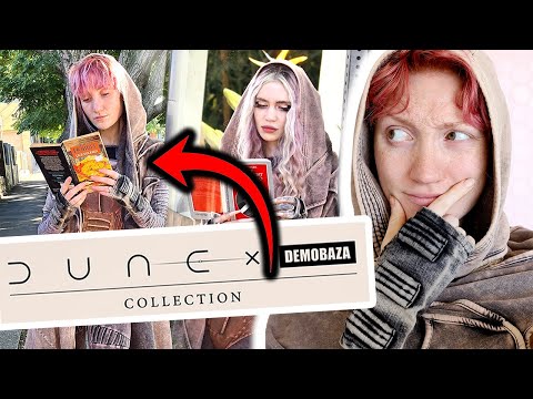 身著 Demobaza 設計的 DUNE 服裝 (Wearing DUNE Clothing by Demobaza)