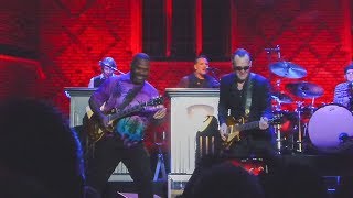 Joe Bonamassa & Kirk Fletcher - Breaking Up Somebody's Home - 6/12/18 Hampton Court Palace - London