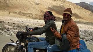 preview picture of video 'Offroad ride to diskit village #nubravalley'