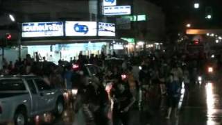 preview picture of video 'สงกรานต์ร้อยเอ็ด 4แยกพลาซ่า 2011 part11'