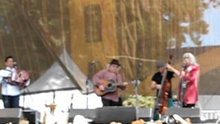 Buddy Miller with Emmylou Harris: &quot;Wide River To Cross&quot;