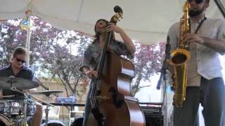 Eric Lindell- Lay Back Down (Five's 50th in Massapequa- Sat 7/7/12)