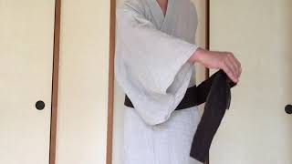 クルクル巻いて、手を挟むだけです