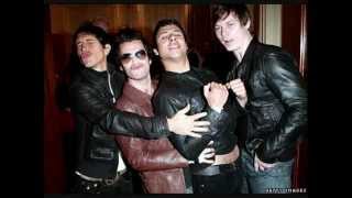 Stereophonics - Sunny Afternoon (Acoustic)