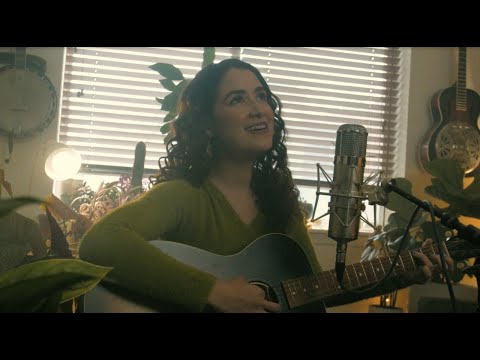 La Luna - Allison Strong (Acoustic)