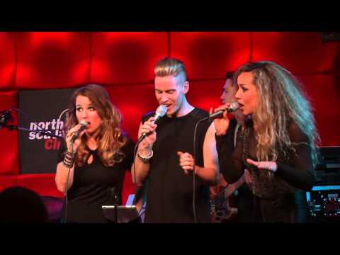 Do I do Adriana Romijn