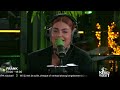 [3FM Serious Request] Roxeanne Hazes en jonge fan zingen samen Vreemde Voor Mij 19-12-2021