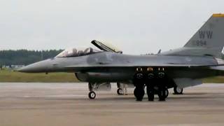 preview picture of video '2010 Misawa Air Show F-16 DEMO'