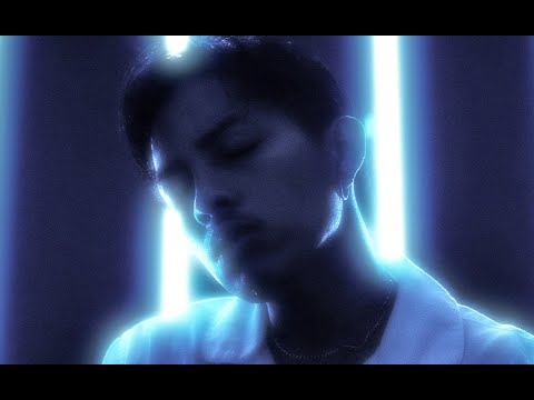 RINI - Out of the Blue [Official Music Video]