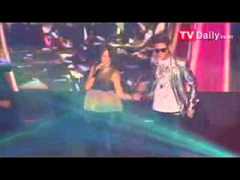 121129 TV Daily - 2PM at Coway "Shining Water Night" Music Festival 3/3