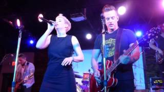 Thompson Square-Live-&quot;Everything I Shouldn&#39;t Be Thinking About&quot;