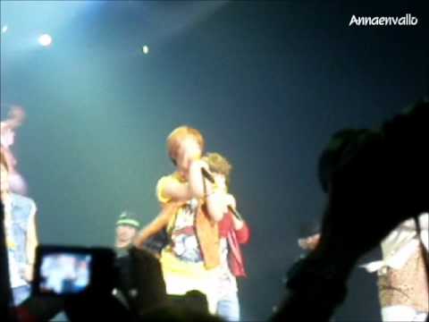 08 [FC] 110610 SMTown Paris - Replay (Shinee).wmv