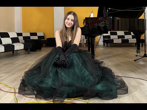 Easy on me - Adele (Cover by Alexandria Gold)