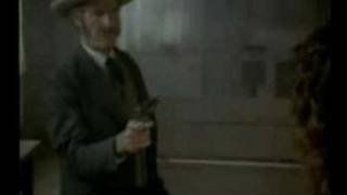 M. Cooper vole l'argent de l'�glise et Sully le poursuit