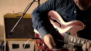 Video thumbnail for Vintage Gibson ES-330 & 1956 Fender Tweed 5E4-A Super clean tone demo by Guitar