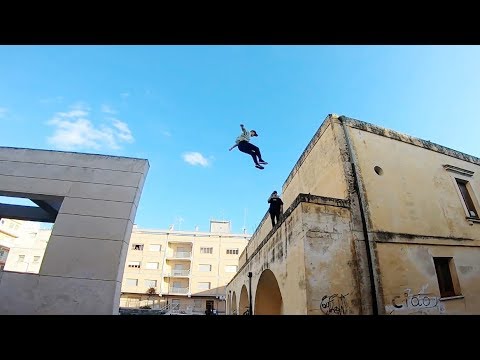 parkour-vs-racing-drone-