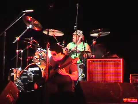 Steve Lukather soundcheck in Japan-Eric Valentine