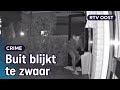 Bewoner ziet via deurbelcamera hoe inbrekers zijn kluis stelen | RTV Oost